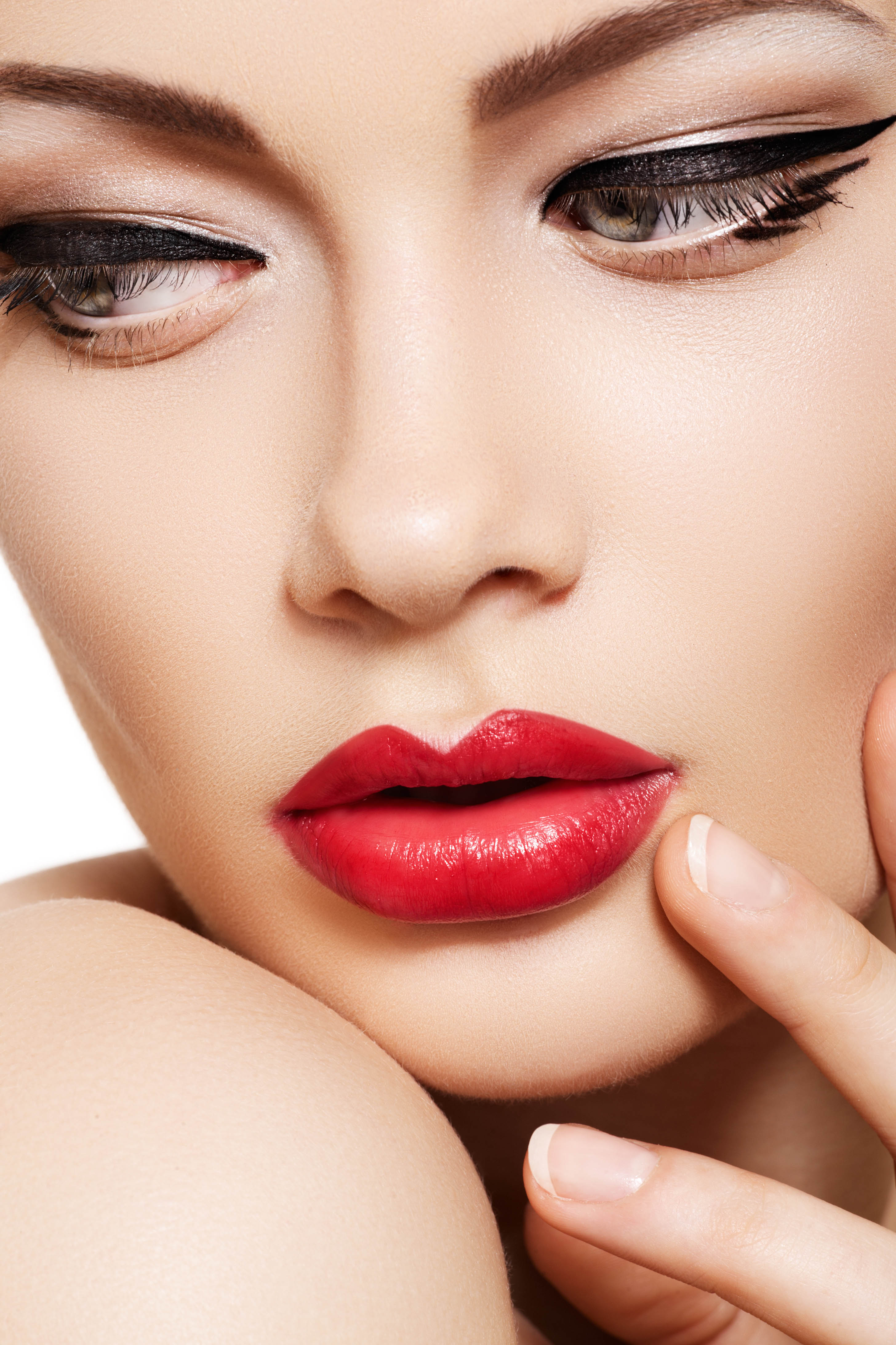 Maquillaje paso a paso: cómo corregir la nariz - Blog de Cazcarra