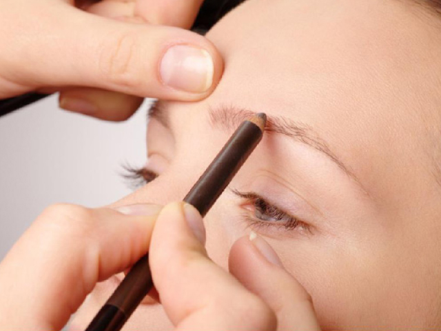 maquillaje para cejas