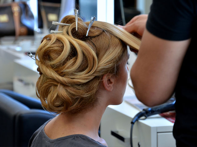 Recogidos ¿Qué cursos de peluquería profesional puedo estudiar?