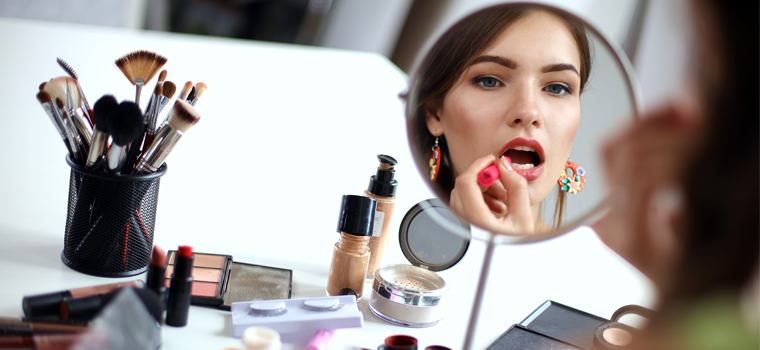 Errores de maquillaje comunes y soluciones muy útiles