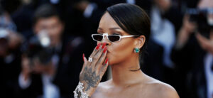 unas-celebrities-300x138 TÚ TAMBIÉN PUEDES LLEVAR LAS UÑAS DE LAS CELEBRITIES