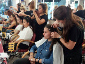PELUQUERIA-300x225 LA FORMACIÓN DE BELLEZA EN VERANO PARA MEJORAR EN TU PROFESIÓN