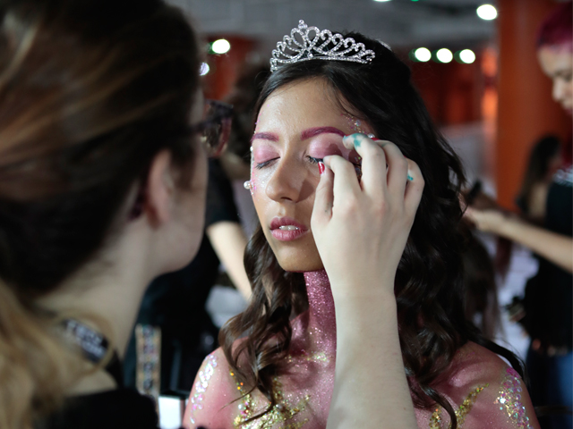 maquillaje LA FORMACIÓN DE BELLEZA EN VERANO PARA MEJORAR EN TU PROFESIÓN