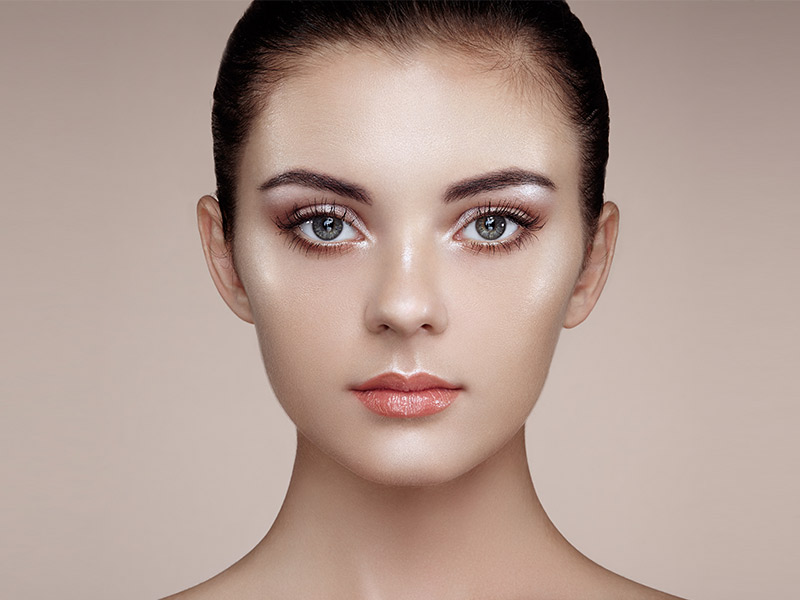 iluminador MAQUILLAJE PARA ROSTRO CANSADO