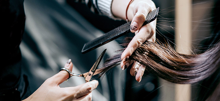 Técnica de tijera sobre peine guía de cómo cortar el cabello  Tijeras  japonesas