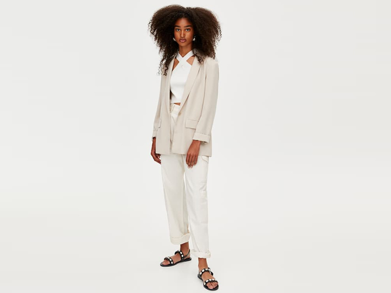 traje-monocolor TRUCOS PARA ESTILIZAR LA FIGURA