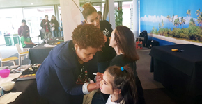 CAZCARRA IMAGE GROUP COLABORA EN EL HP CHARITY DAY  REALIZANDO MAQUILLAJES INFANTILES