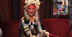 LA ESCUELA DE MAQUILLAJE CAZCARRA ELOGIADA EN 25 TV